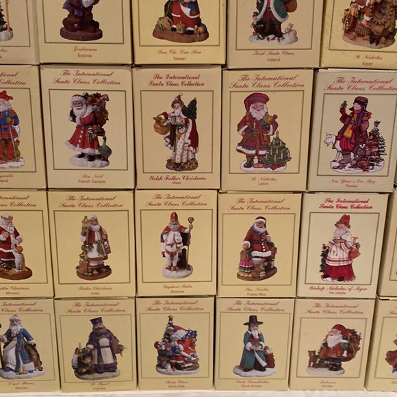 Vintage The International Santa Collection Lot of 41 figurines - Picture 5 of 7